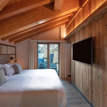 Le Massif Hotel & Lodge Courmayeur - The Leading Hotels Of The World-2